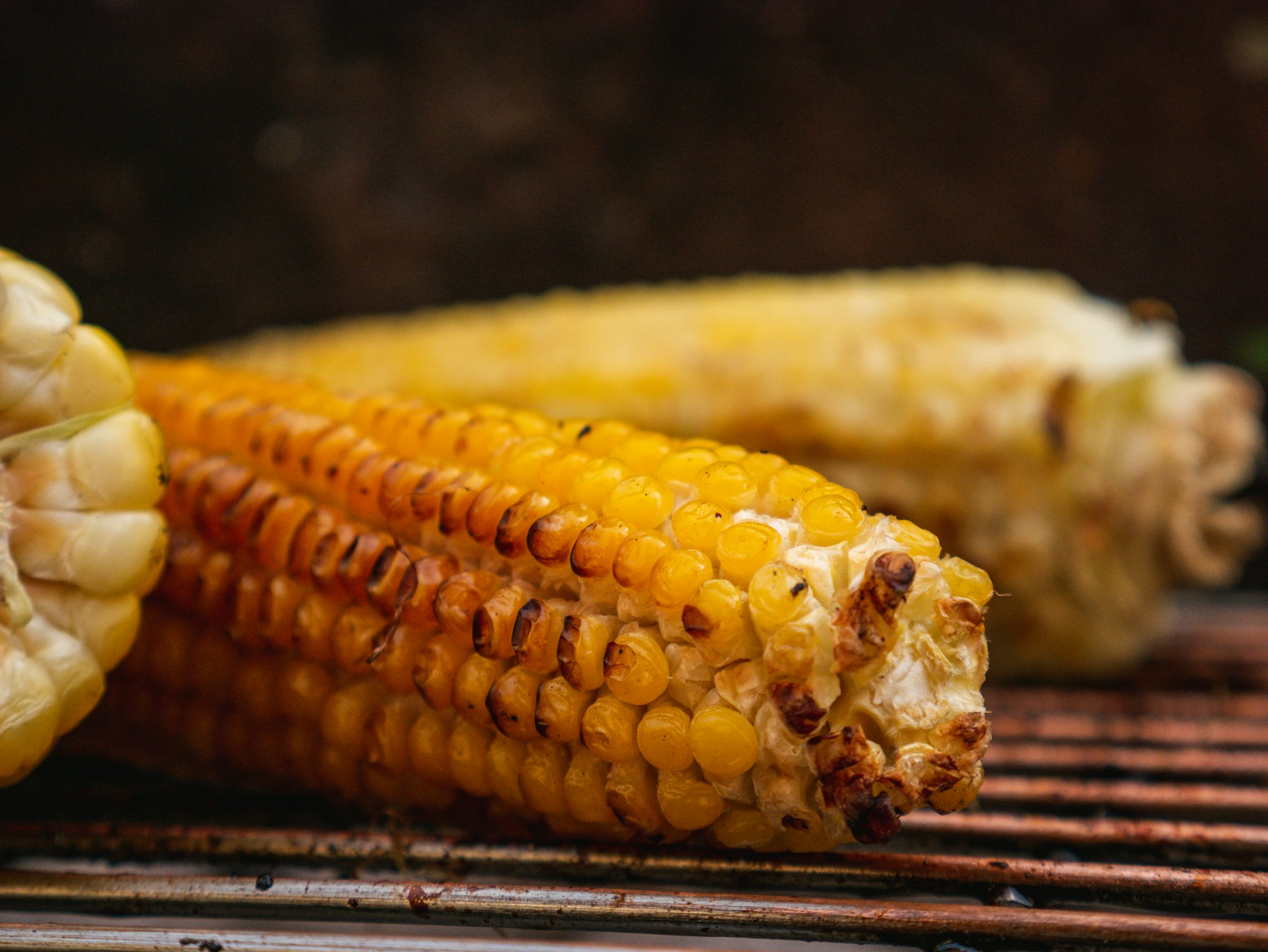 How to cook corn on the cob on the grill